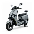 moto eléctrica plata estilo deportivo